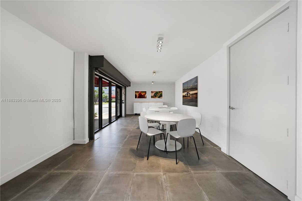 Dining room, Interior