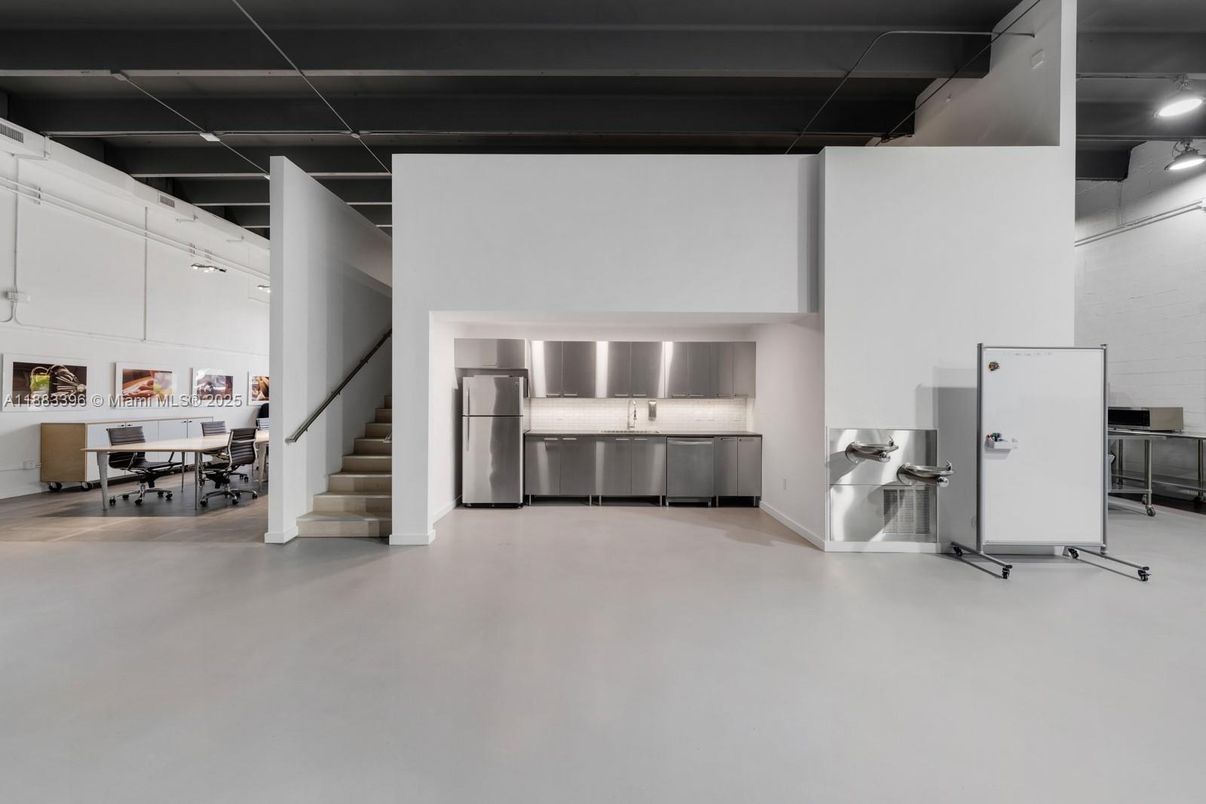 Dining room, Interior, Stainless Steel Appliances