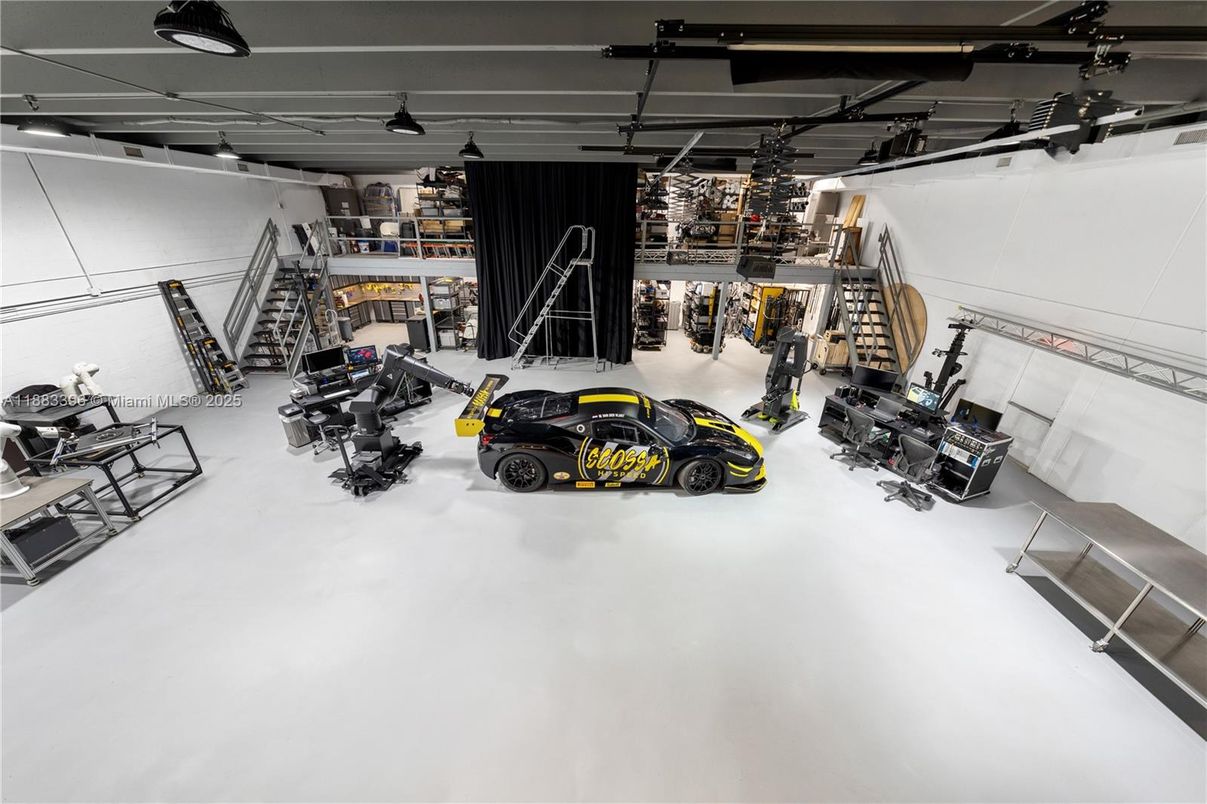 Fitness Equipment, Garage, Interior