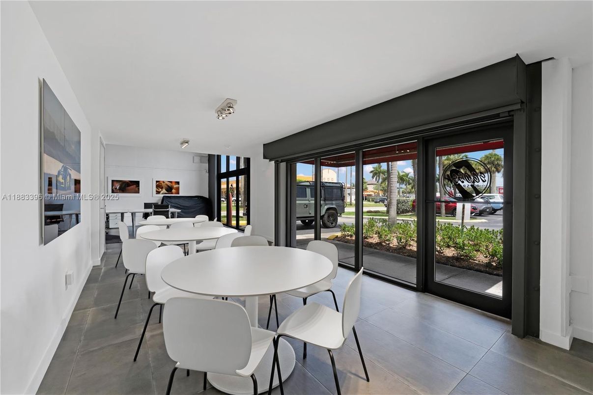 Dining room, Interior