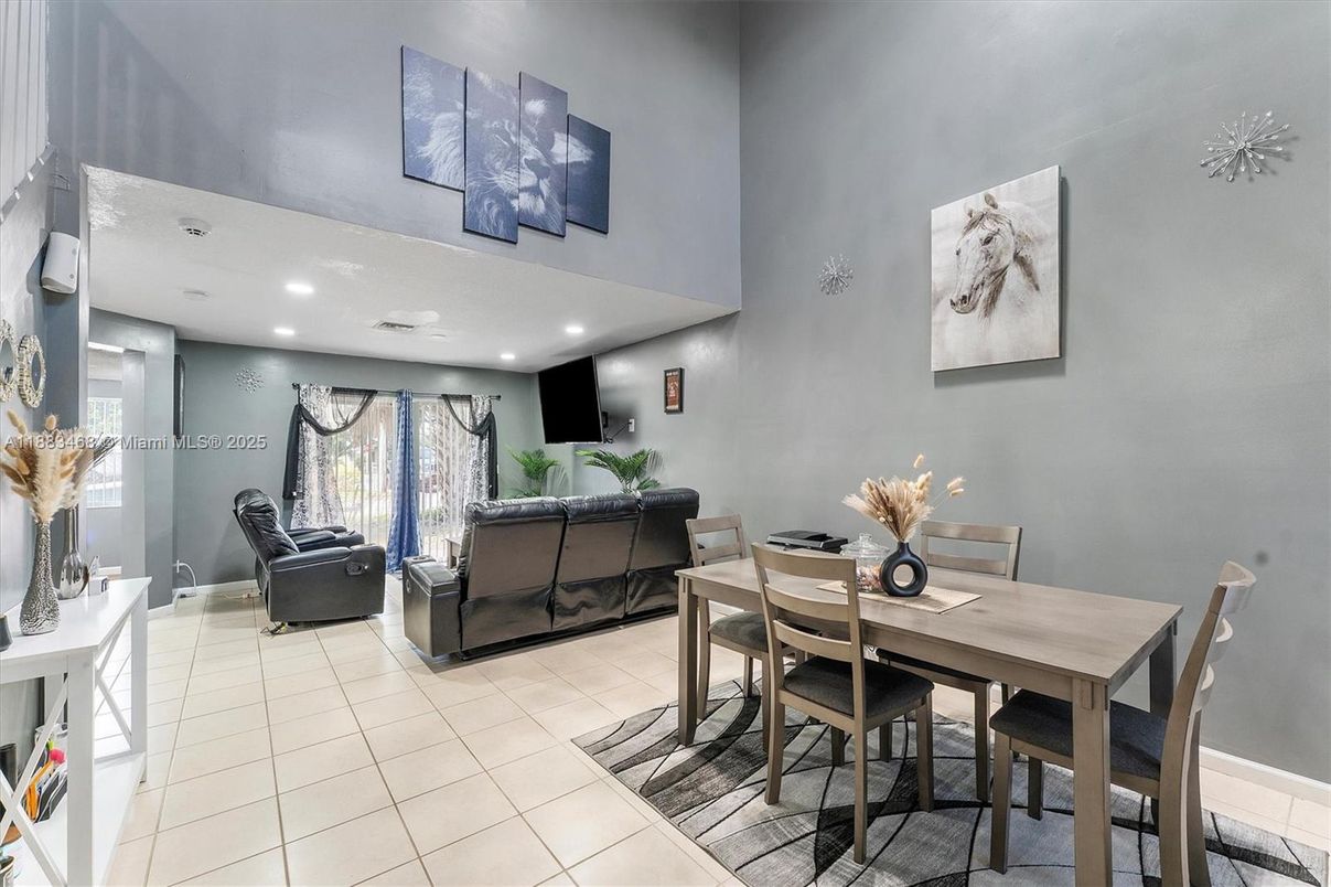 Dining room, Interior, Living room, Recessed Lighting