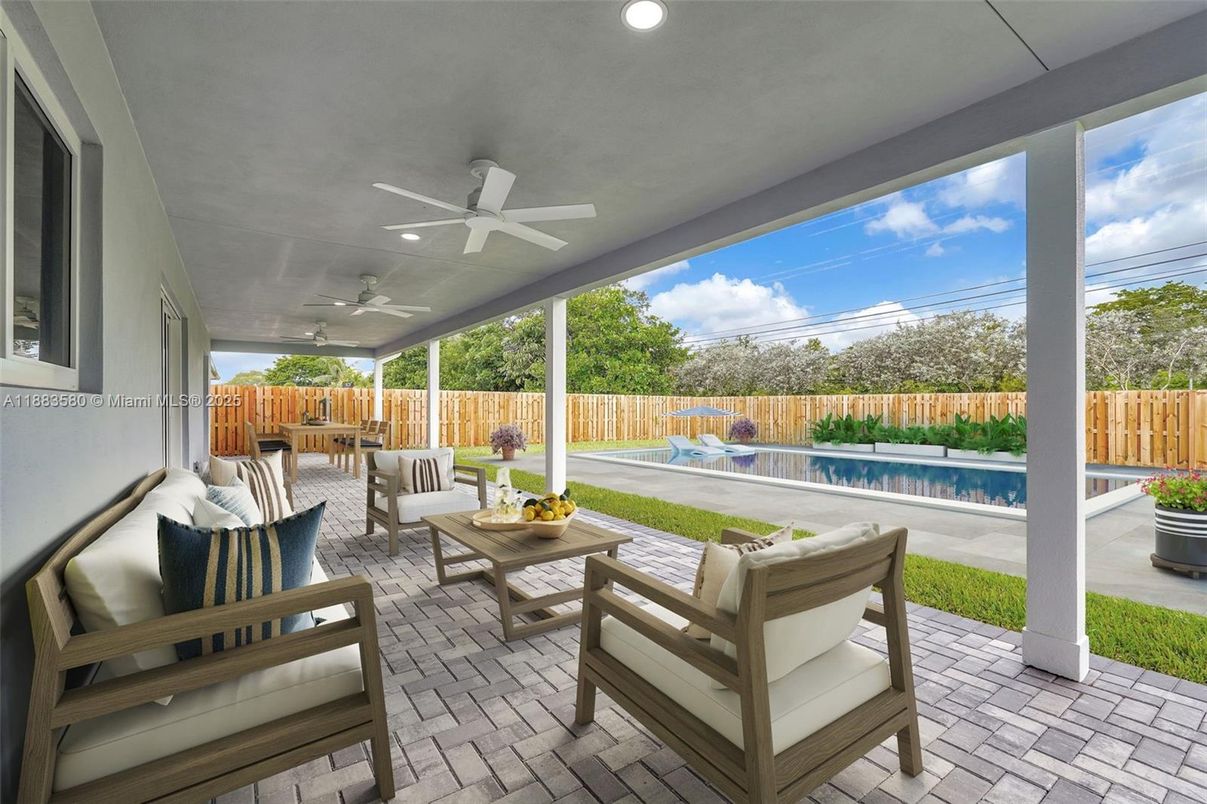 Exterior, Pool