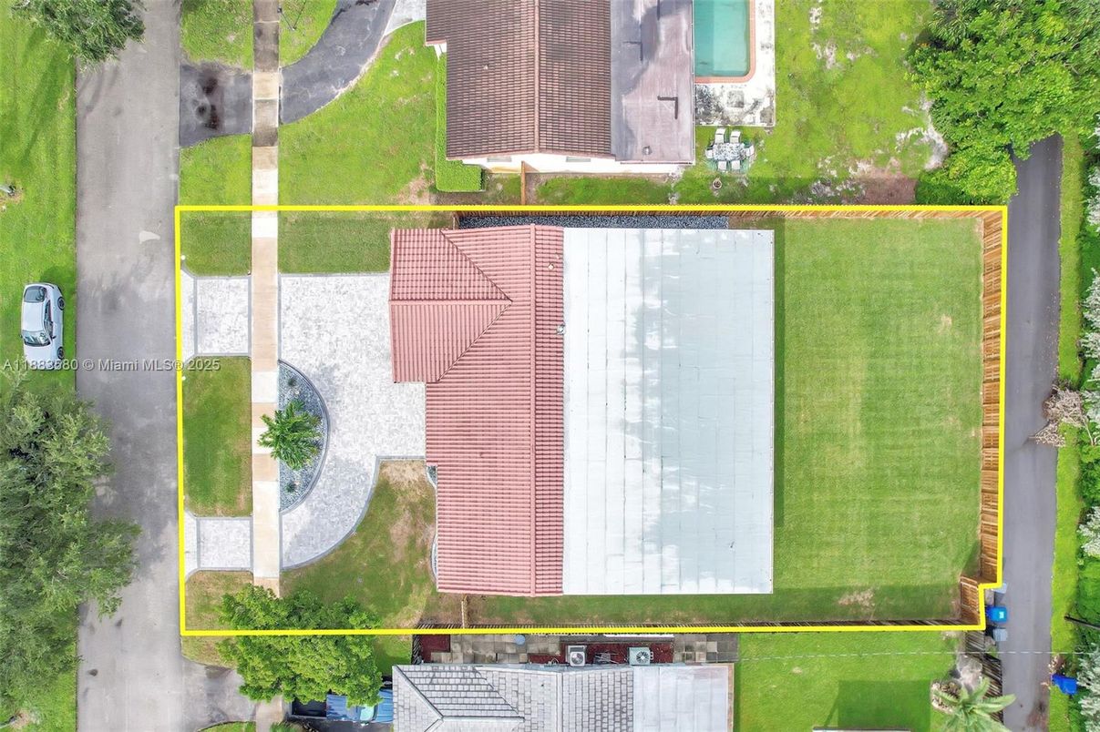 Exterior, Drone