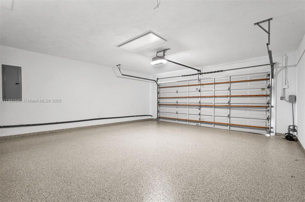 Garage, Interior
