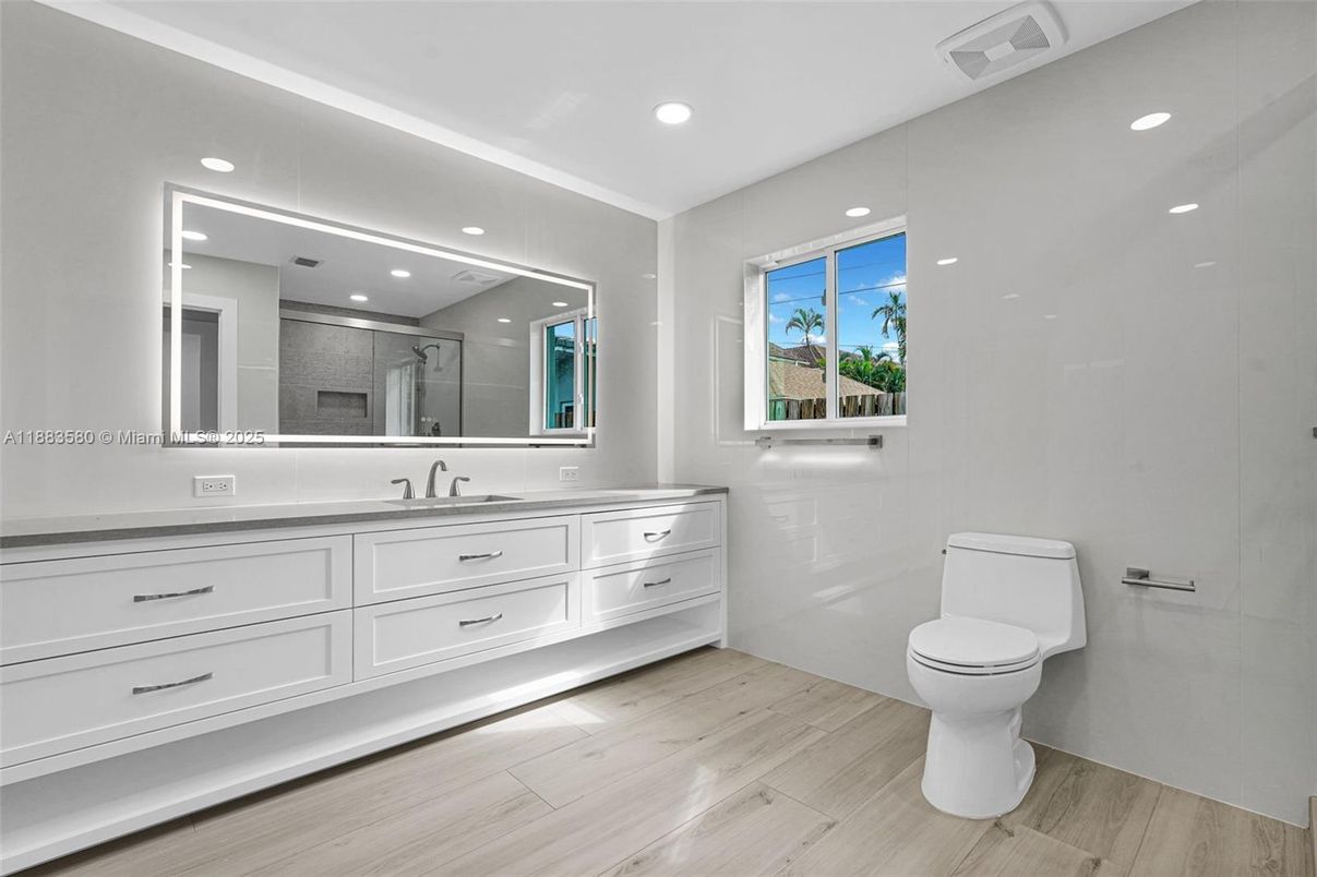 Bathroom, Interior, Recessed Lighting, Wood Texture Flooring