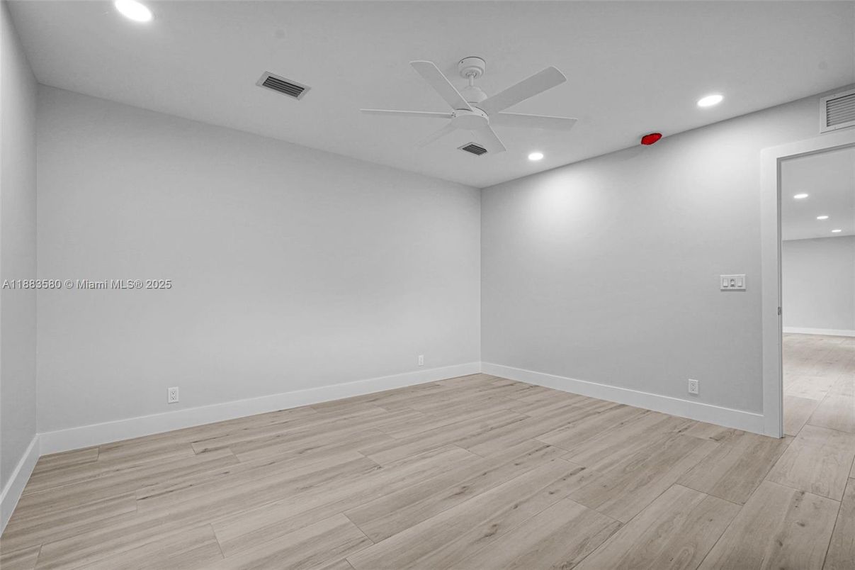 Empty room, Interior, Recessed Lighting, Wood Texture Flooring