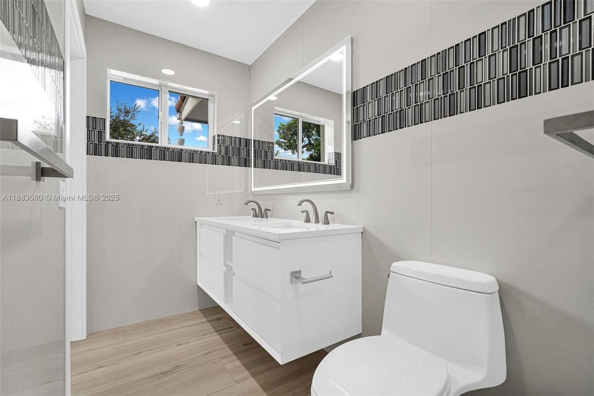 Bathroom, Interior, Recessed Lighting, Wood Texture Flooring