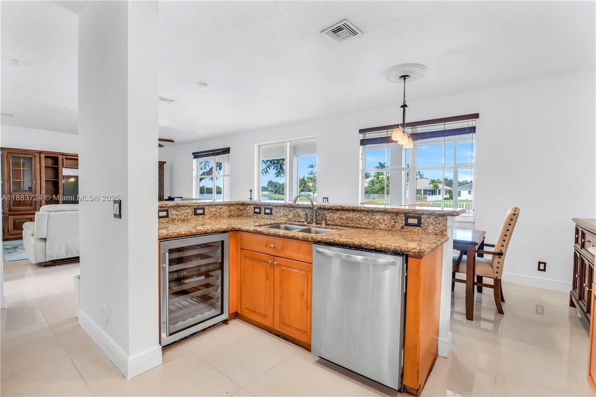 Dining room, Interior, Kitchen, Pendant Lights