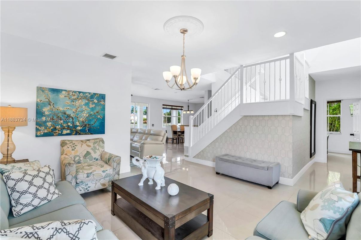 Chandelier, Dining room, Interior, Living room, Recessed Lighting