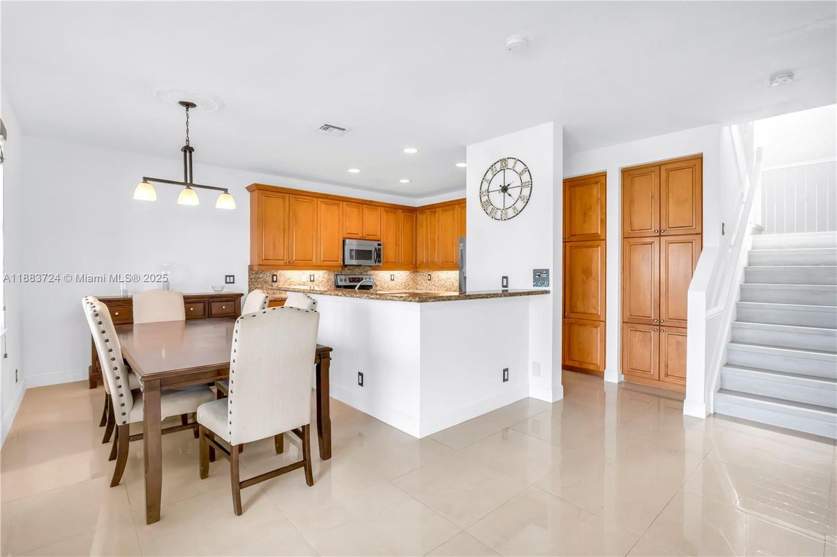 Dining room, Interior, Kitchen, Pendant Lights, Recessed Lighting