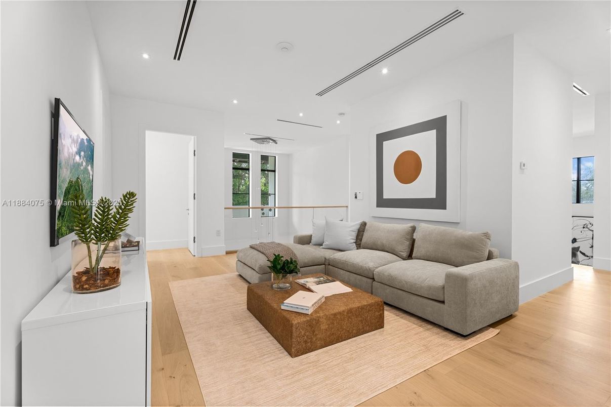 Interior, Living room, Recessed Lighting, Wood Texture Flooring