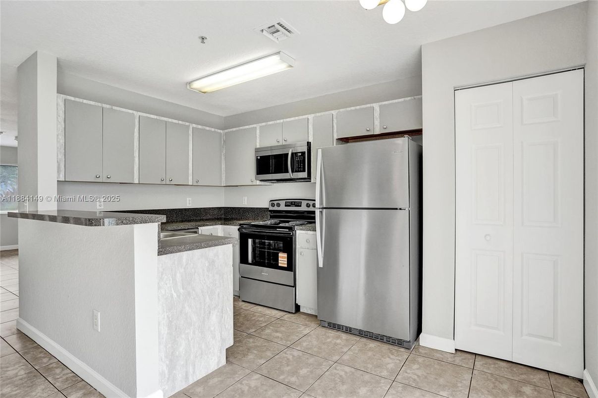 Interior, Kitchen, Stainless Steel Appliances