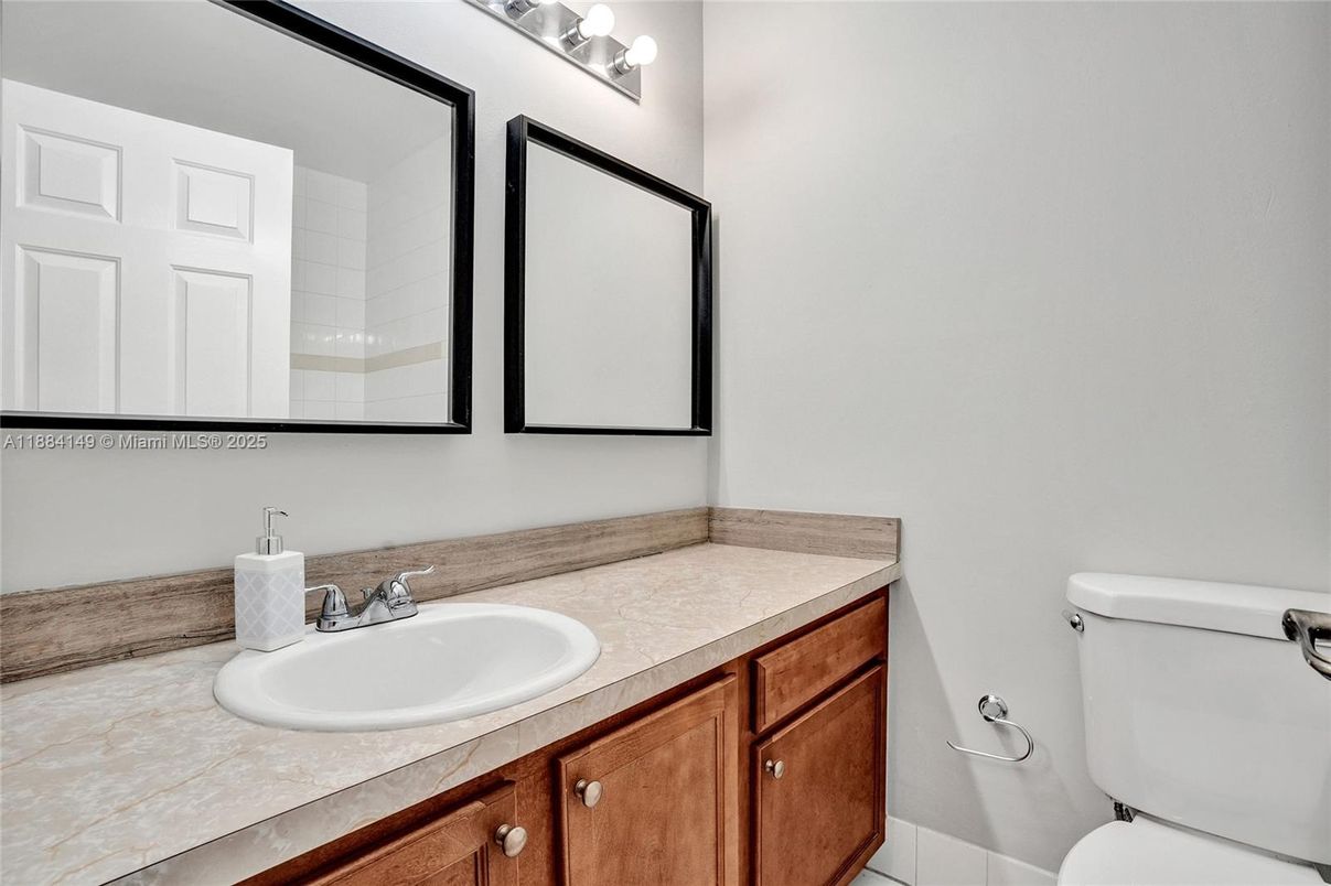 Bathroom, Interior, Tile Countertops