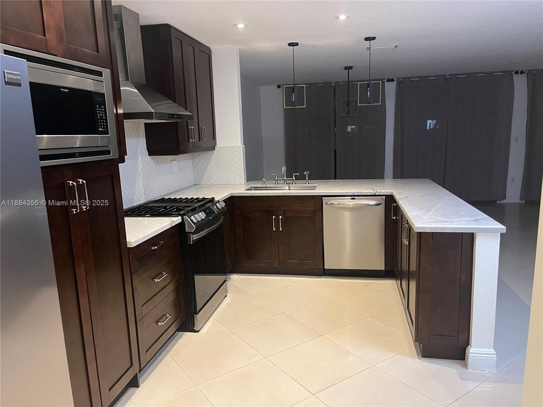 Interior, Kitchen, Pendant Lights, Recessed Lighting, Stainless Steel Appliances