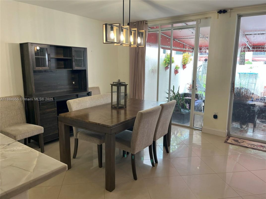 Dining room, Interior, Pendant Lights
