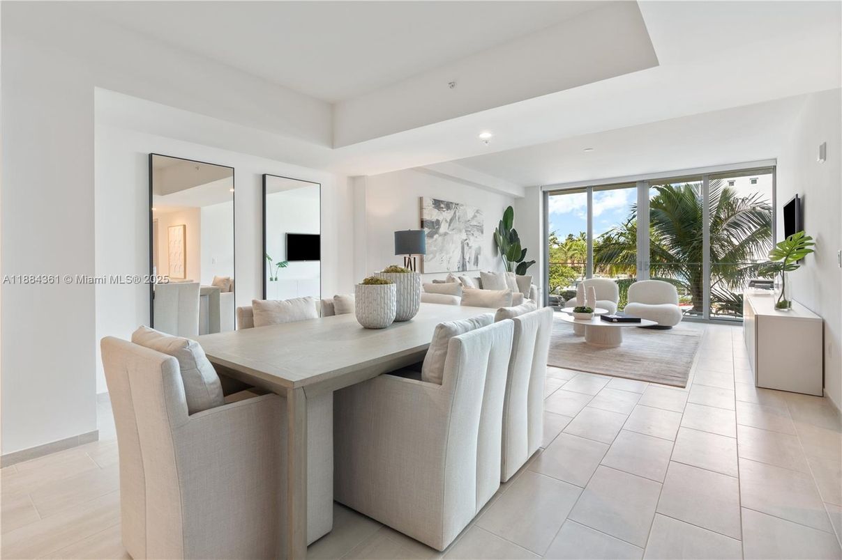 Dining room, Interior, Living room, Recessed Lighting, Water