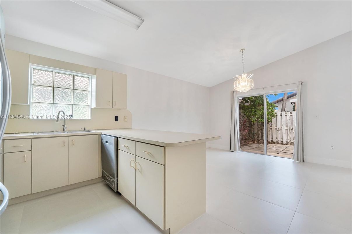 Interior, Kitchen, Pendant Lights
