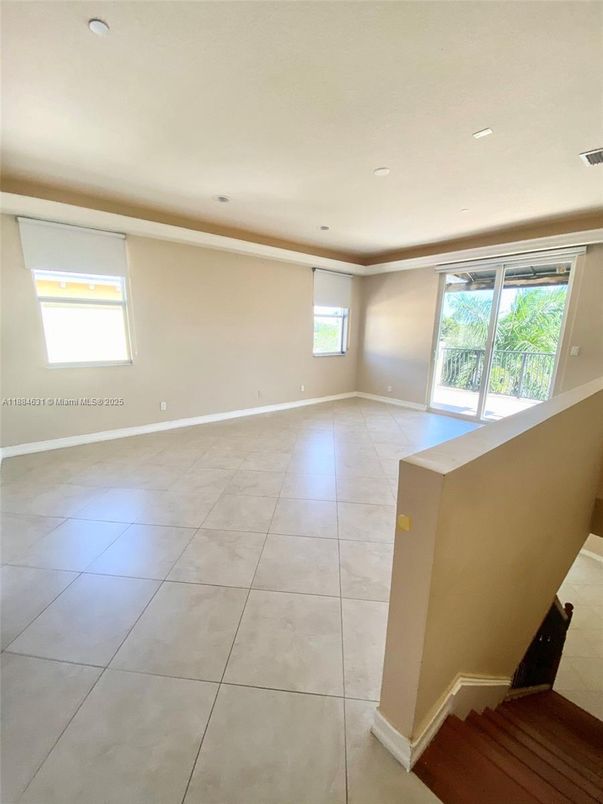 Empty room, Interior, Recessed Lighting