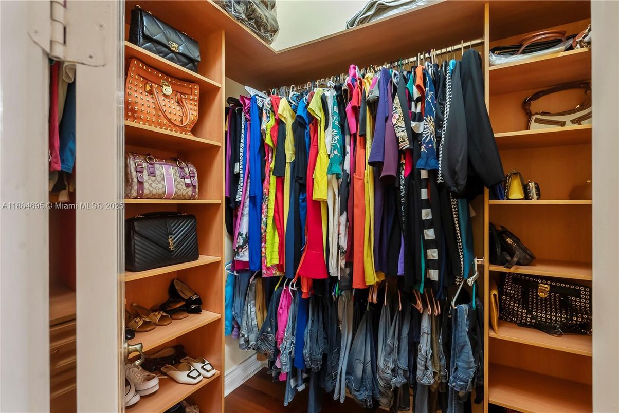 Interior, Walk-in Closets