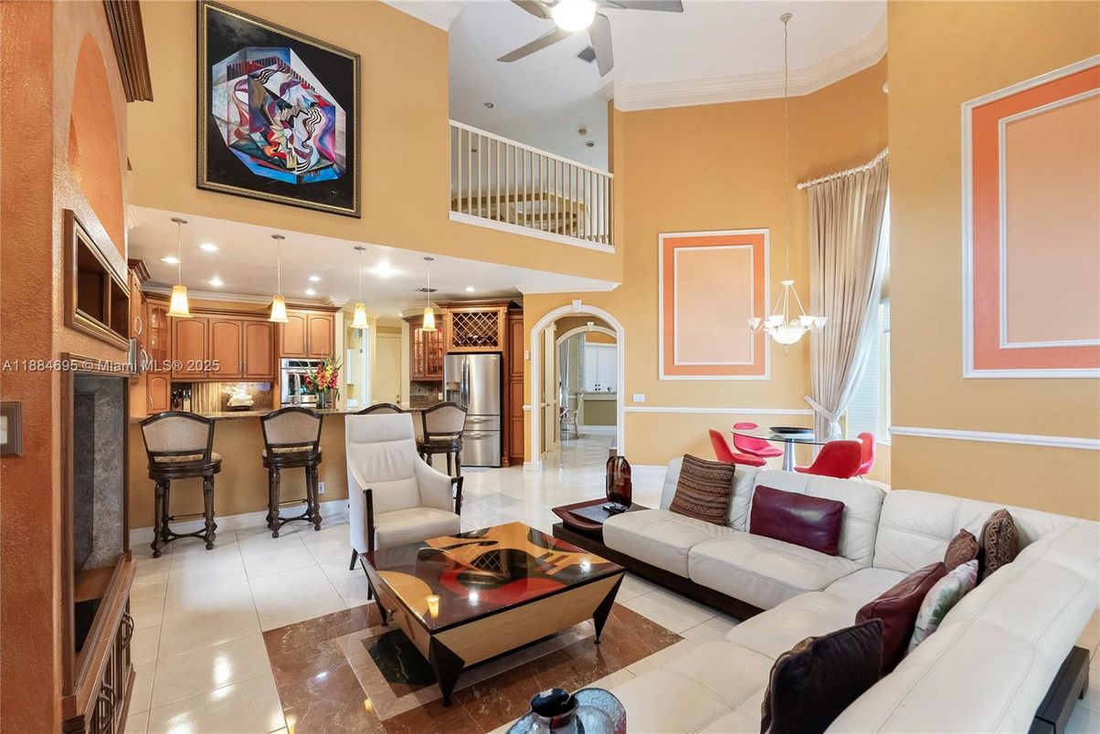 Interior, Kitchen, Living room, Pendant Lights, Recessed Lighting, Stainless Steel Appliances