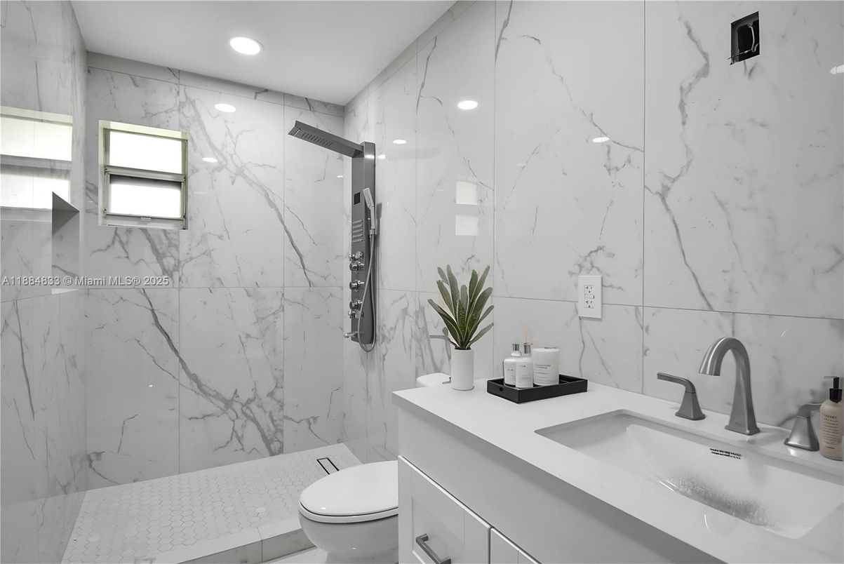 Bathroom, Interior, Marble Walls, Recessed Lighting