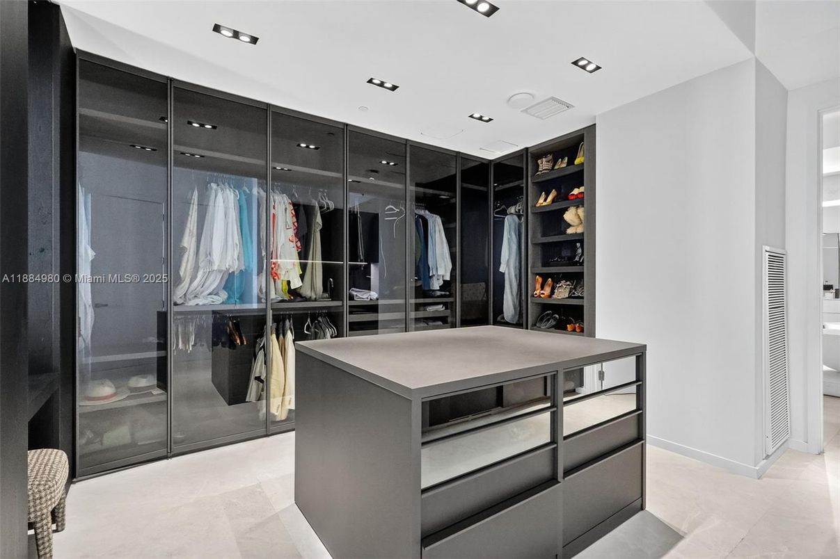 Interior, Recessed Lighting, Walk-in Closets