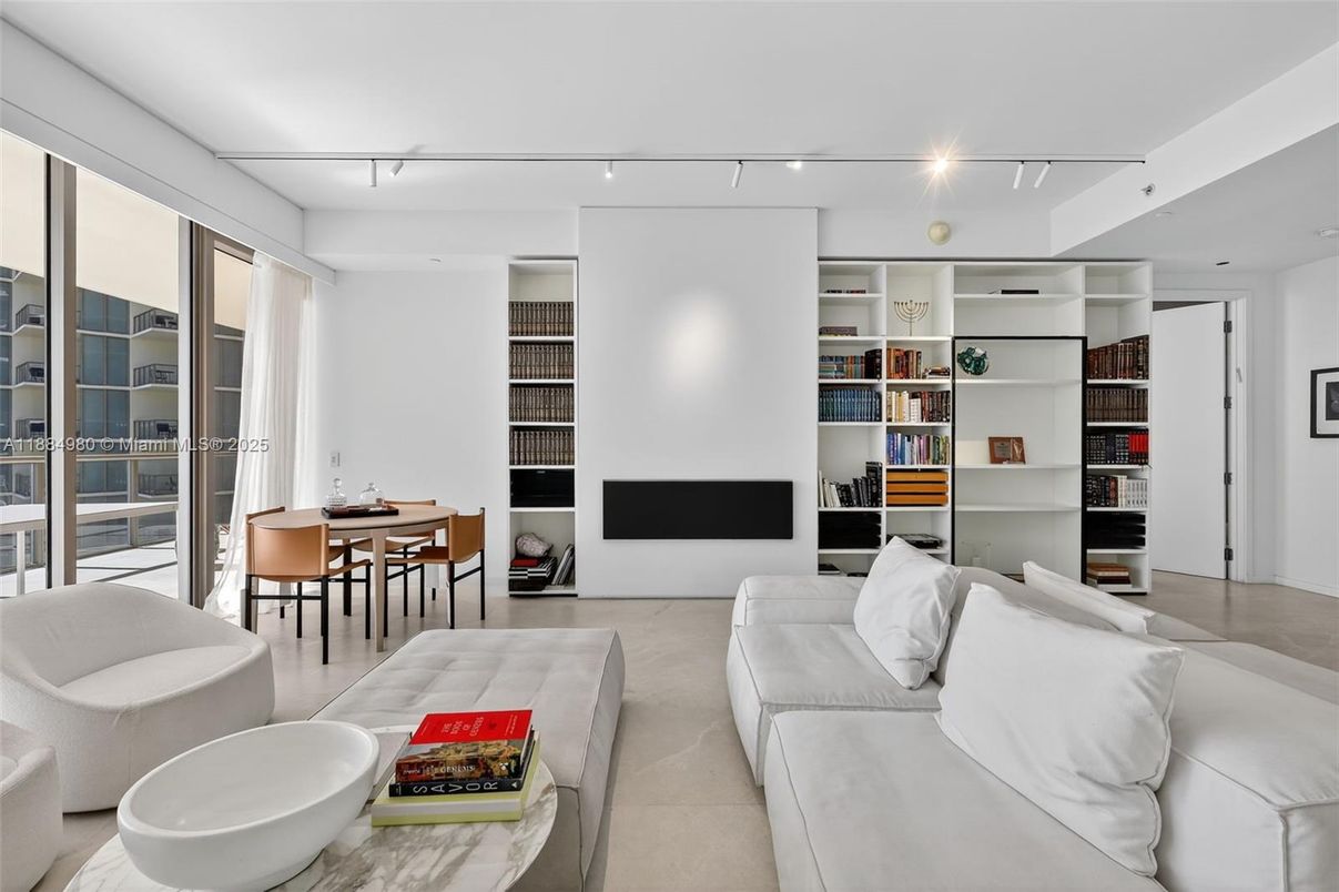 Dining room, Interior, Living room, Recessed Lighting