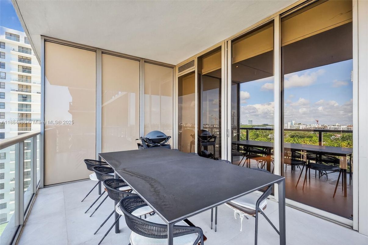 Dining room, Interior, Sun Room, Water