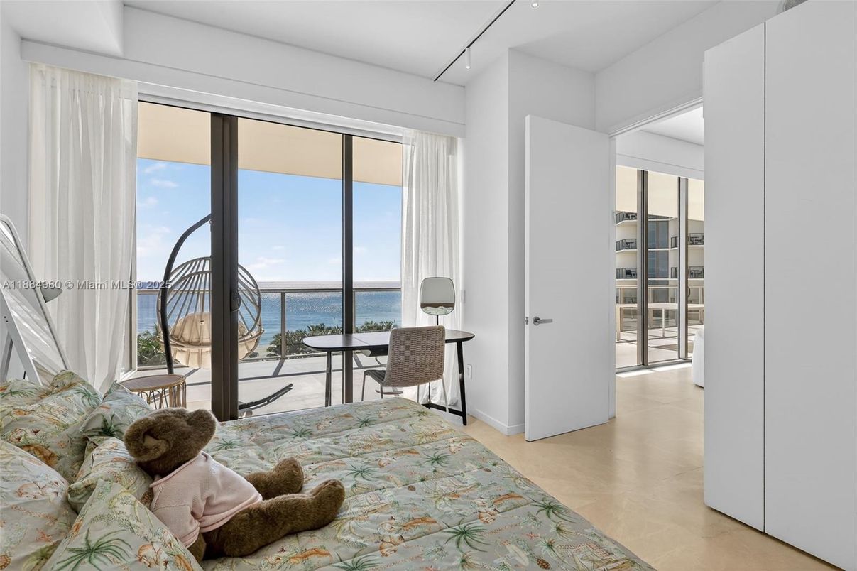 Bedroom, Interior, Water