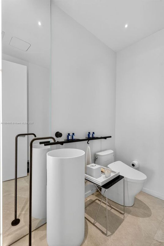 Bathroom, Free Standing Baths, Interior, Recessed Lighting