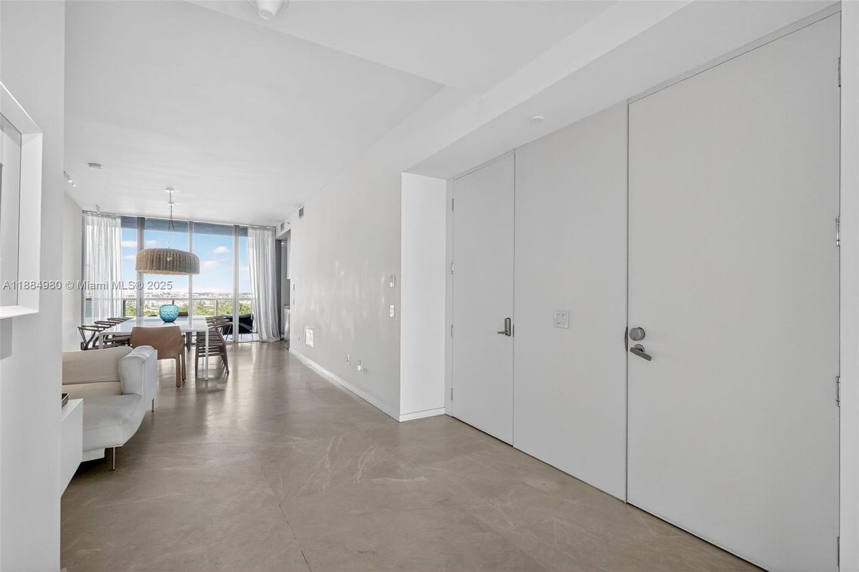 Dining room, Interior