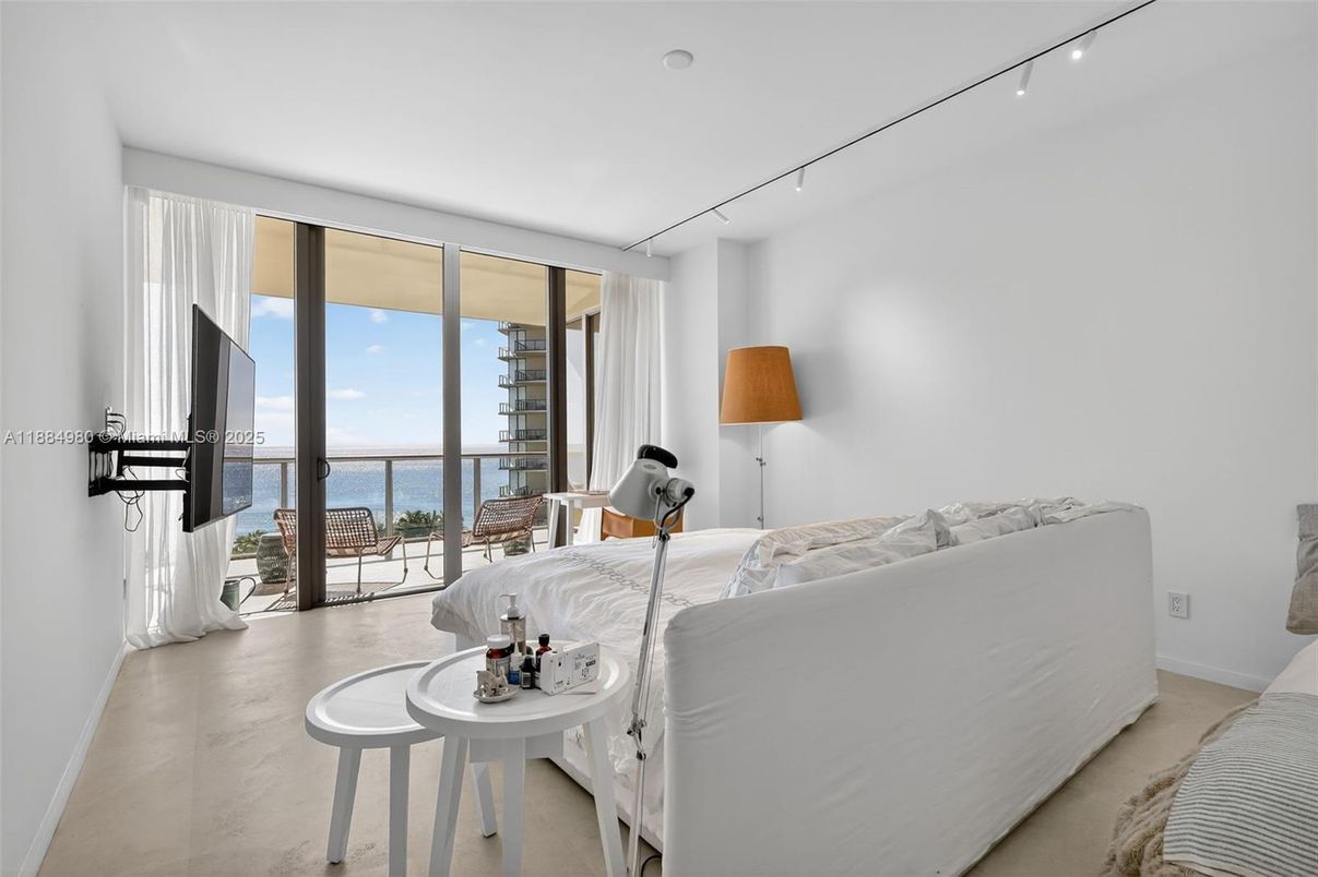 Bedroom, Interior, Water