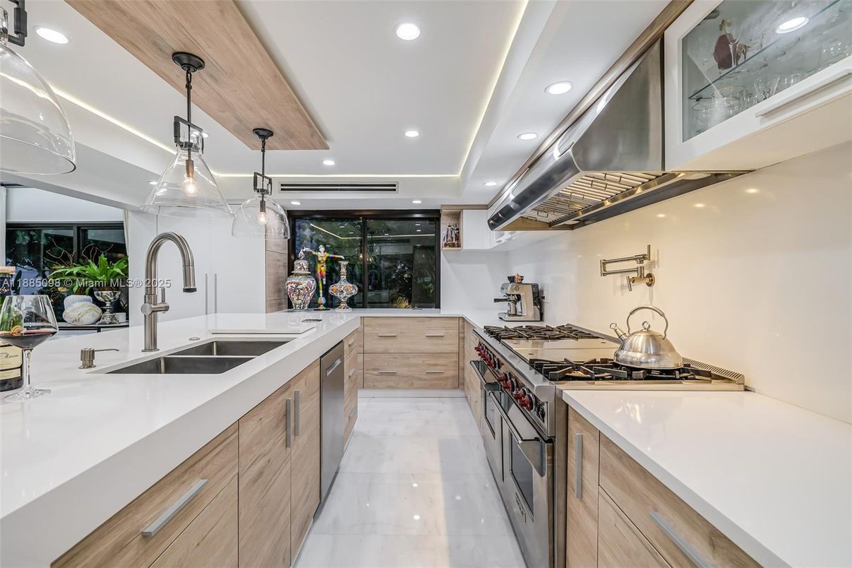 Interior, Kitchen, Pendant Lights, Recessed Lighting, Stainless Steel Appliances