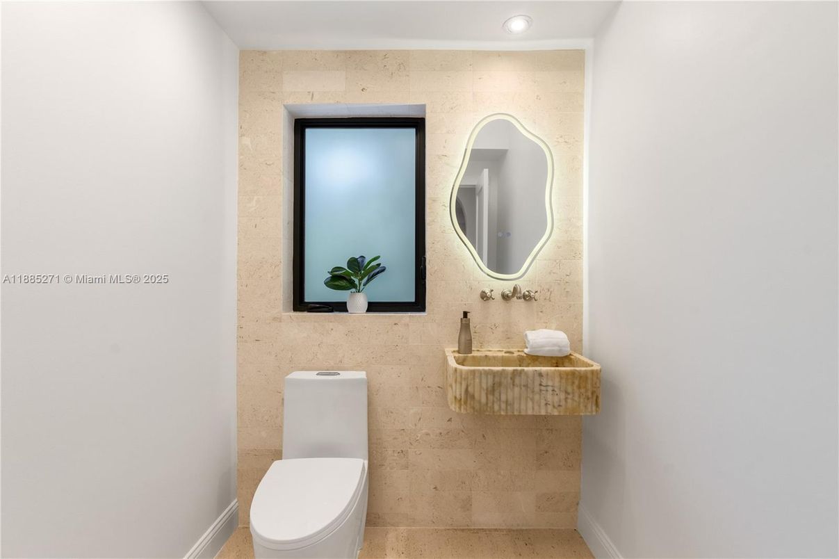 Bathroom, Interior, Recessed Lighting