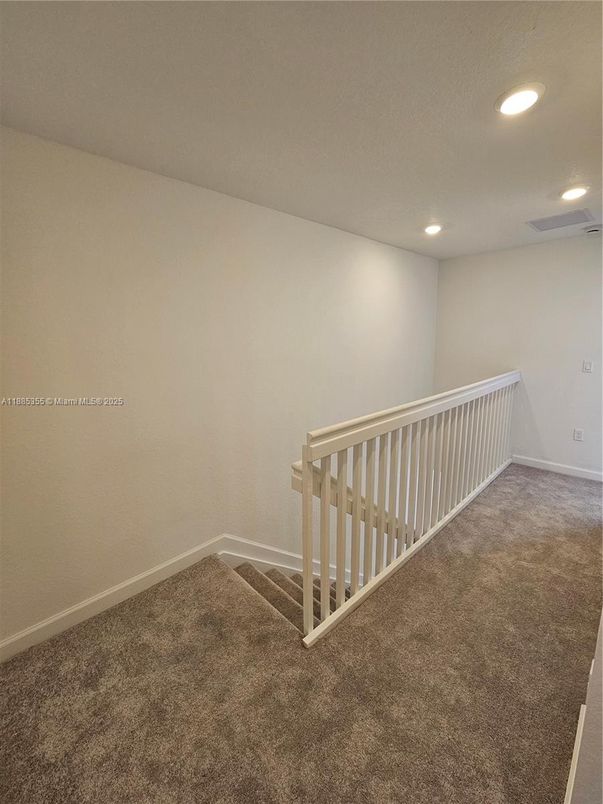 Empty room, Interior, Recessed Lighting