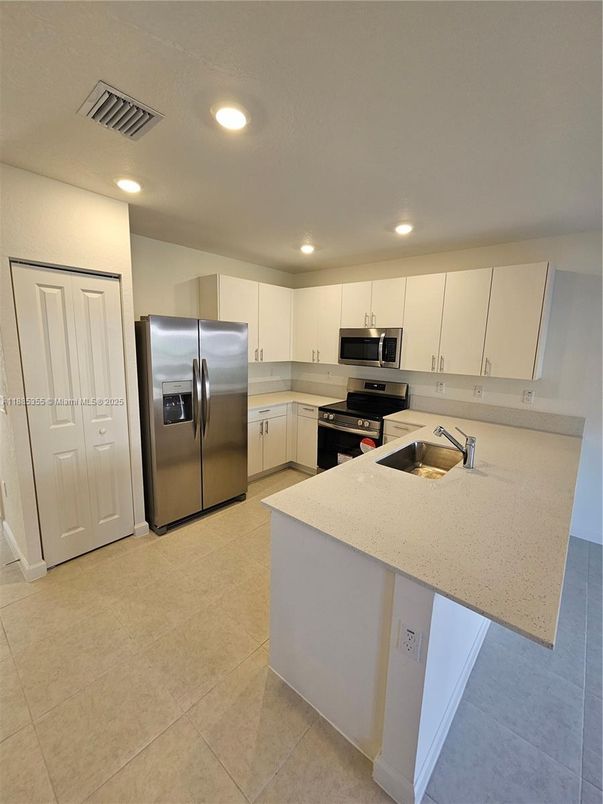 Interior, Kitchen, Recessed Lighting