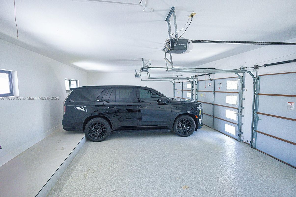 Garage, Interior