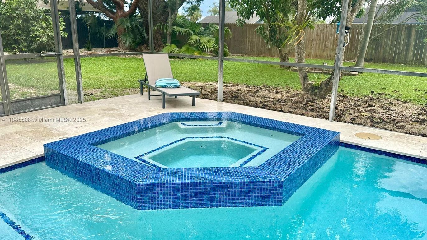 Interior, Pool, Sun Room