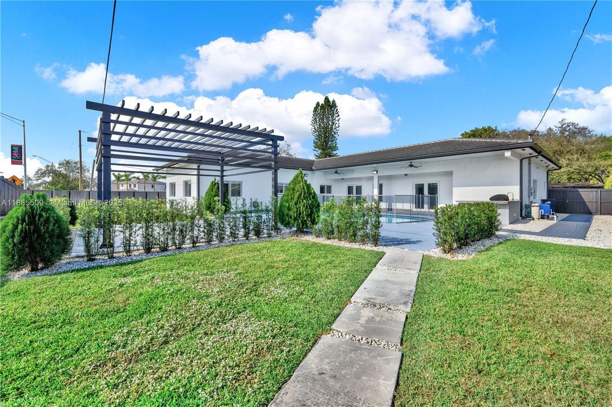Backyard, Exterior