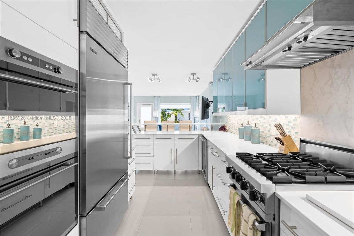 Interior, Kitchen, Stainless Steel Appliances