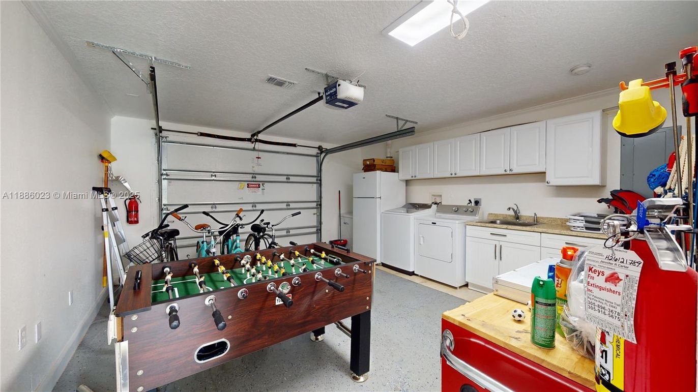 Game Room, Garage, Interior, Washer