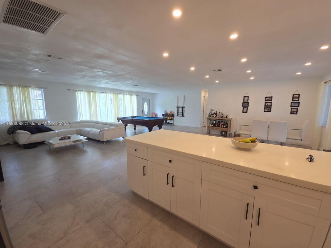 Billiard Table, Game Room, Interior, Living room, Recessed Lighting