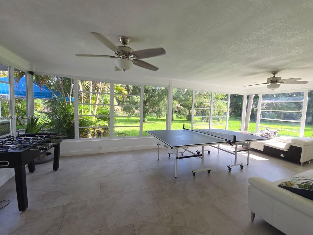 Game Room, Interior, Sun Room