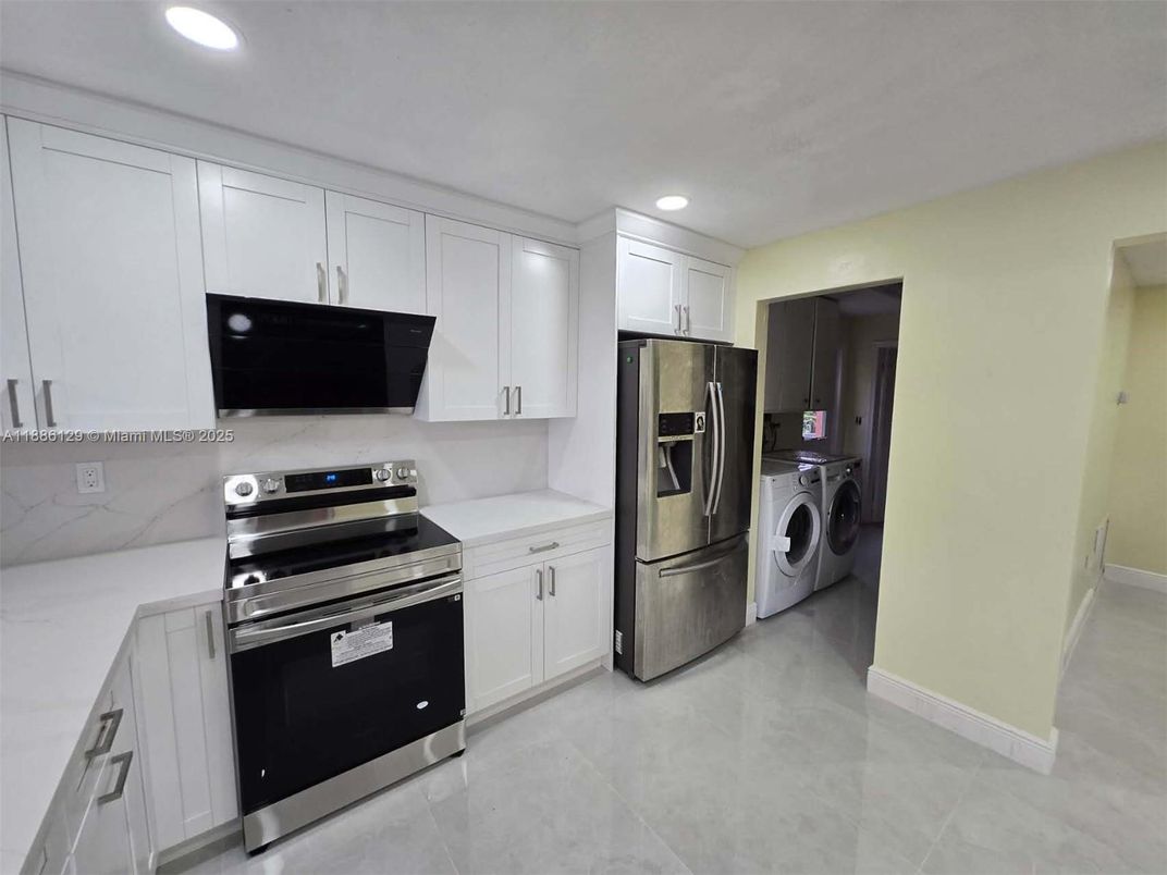 Interior, Kitchen, Recessed Lighting, Stainless Steel Appliances, Washer