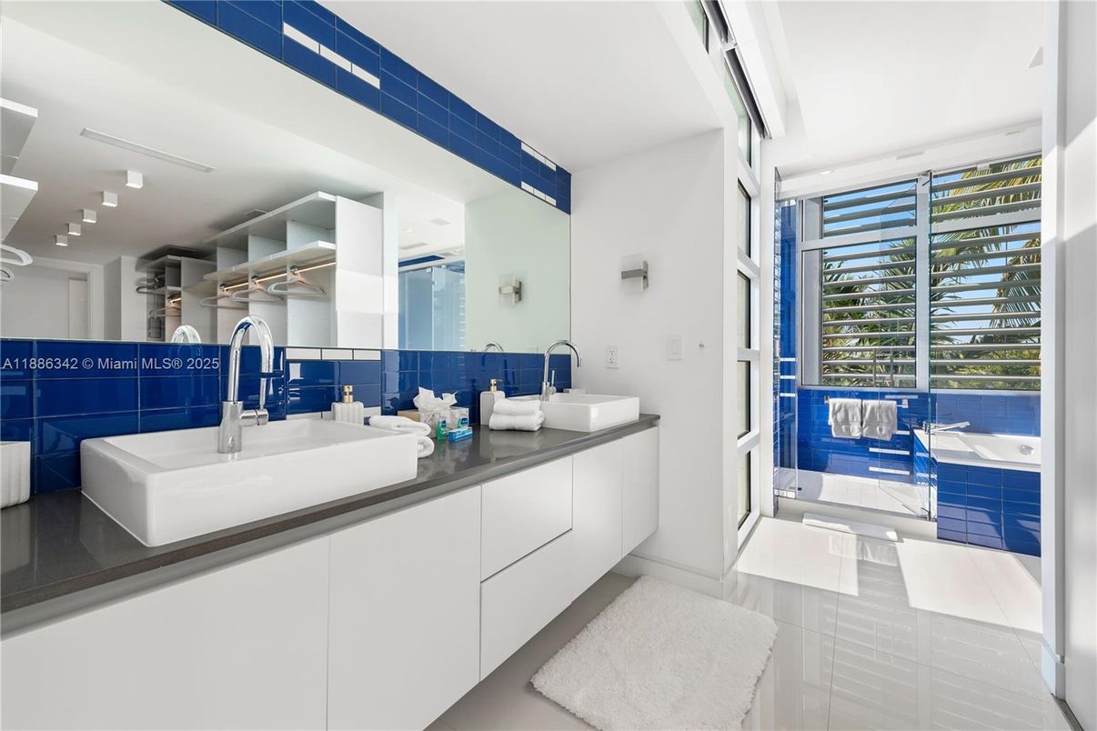 Bathroom, Dual Sink Vanities, Interior