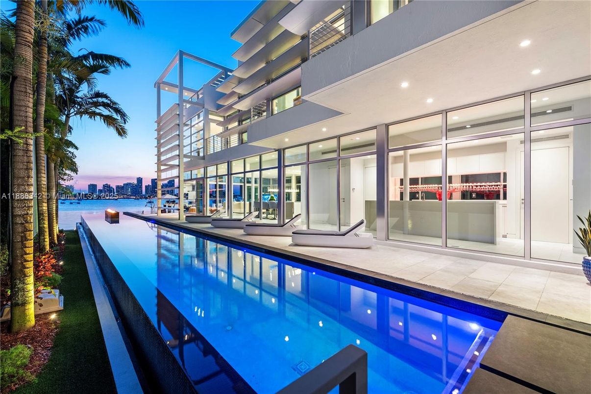 Exterior, Pool, Water