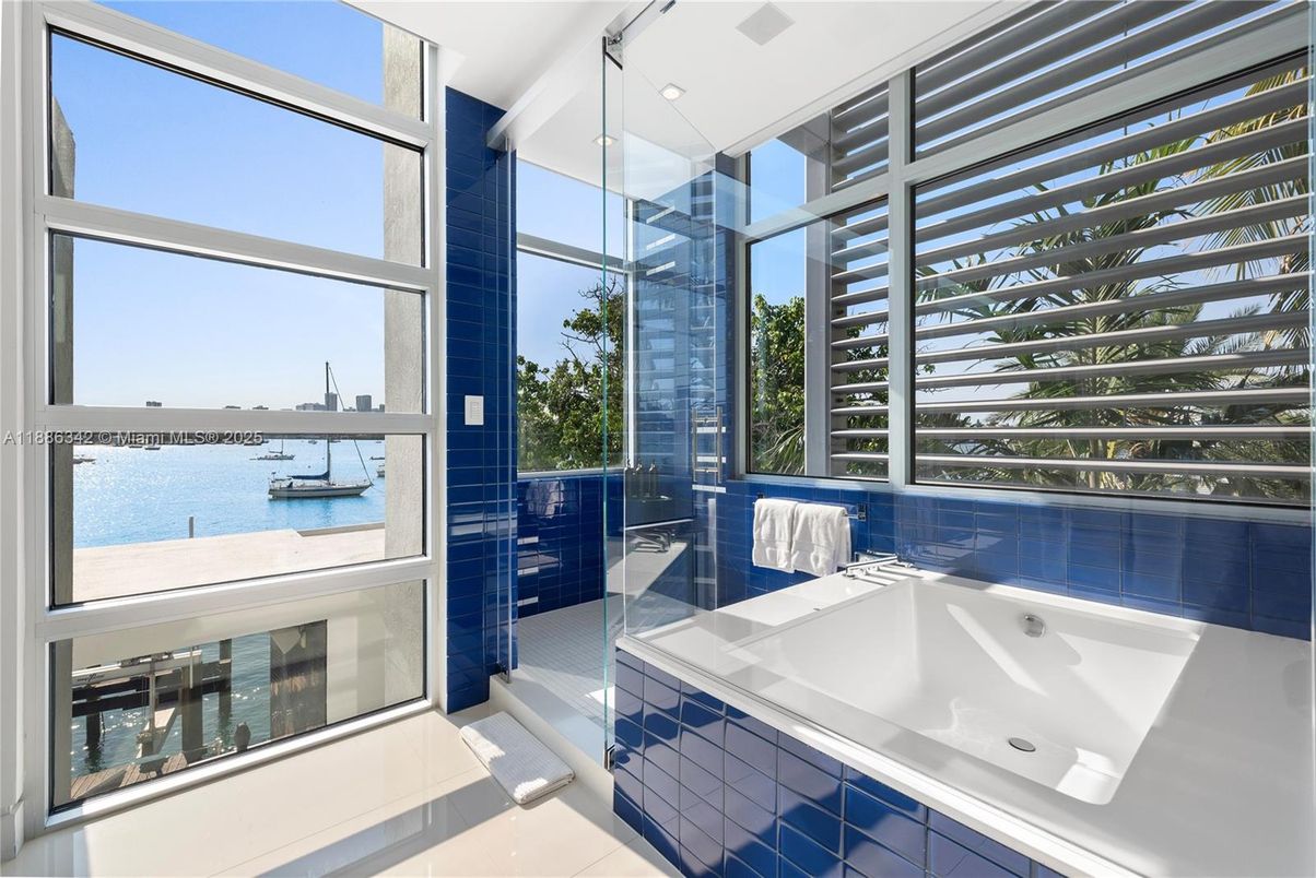 Bathroom, Interior, Recessed Lighting, Water