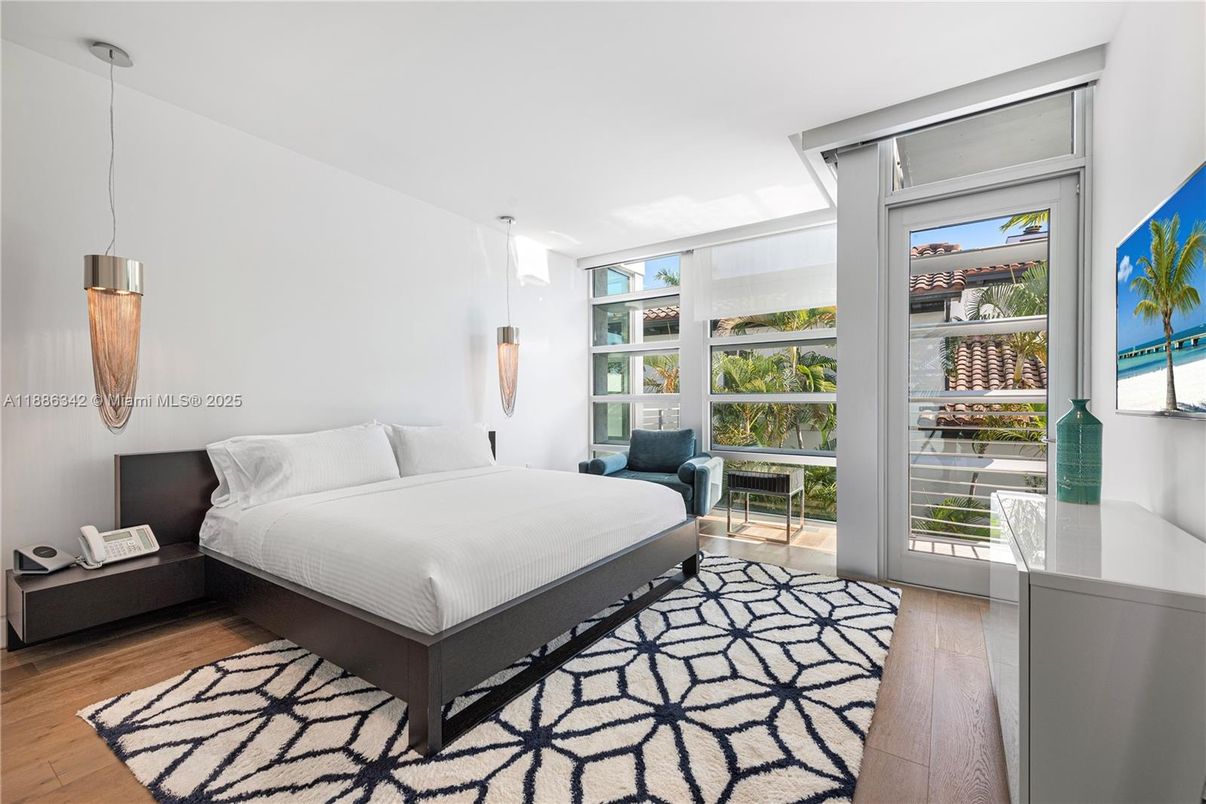 Bedroom, Interior, Pendant Lights, Wood Texture Flooring