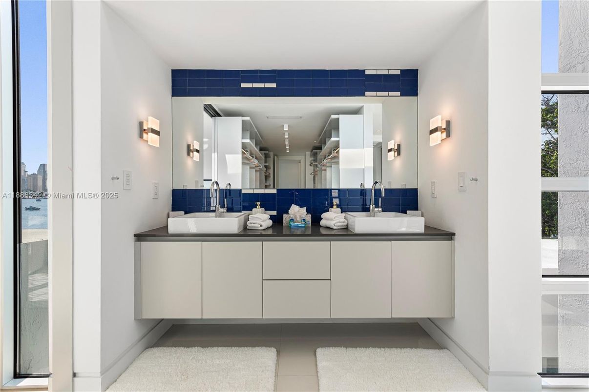 Bathroom, Dual Sink Vanities, Interior