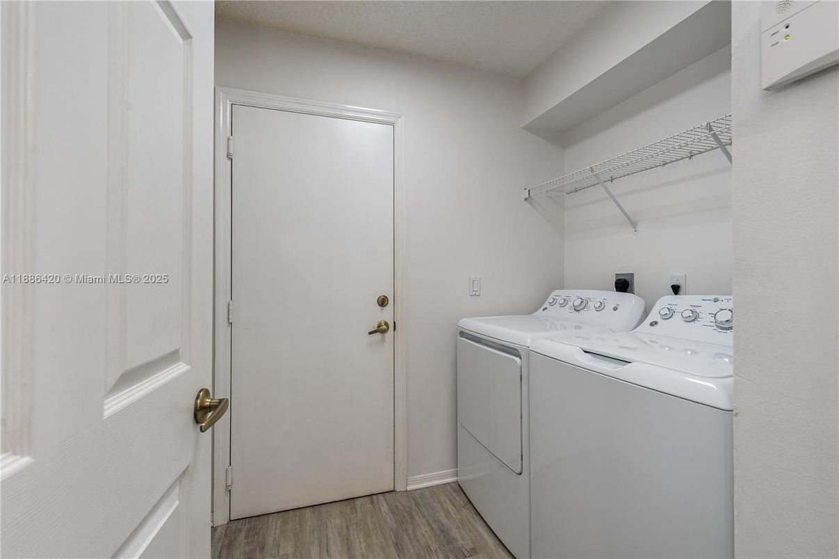 Interior, Utility Closets, Washer, Wood Texture Flooring
